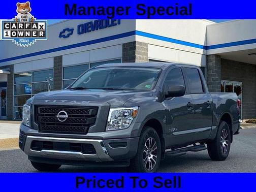 2023 Nissan Titan SV