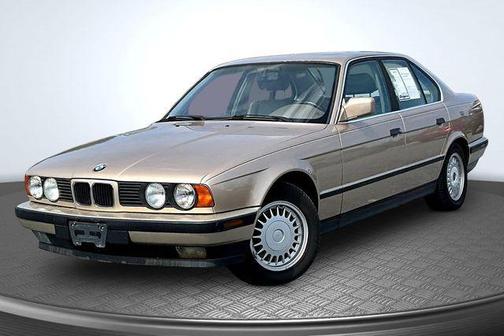 Gold 1992 BMW 525 525i