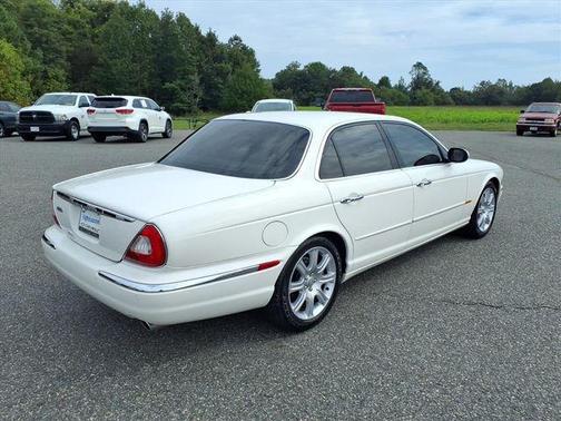 2004 Jaguar XJ Base