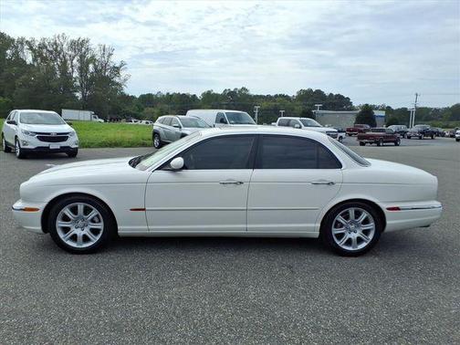 2004 Jaguar XJ Base