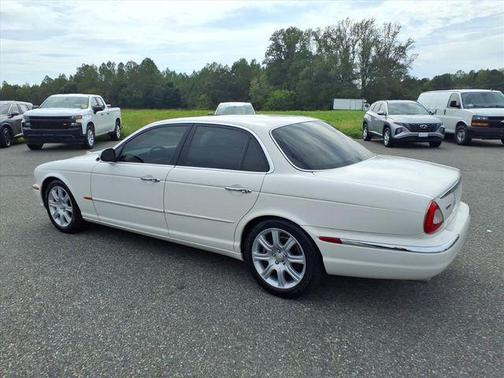 2004 Jaguar XJ Base