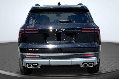 Mosaic Black Metallic 2026 Chevrolet Traverse LT