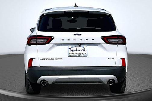 Oxford White 2023 Ford Escape Active