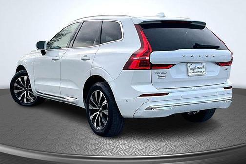 2023 Volvo XC60 B5 Plus Bright Theme