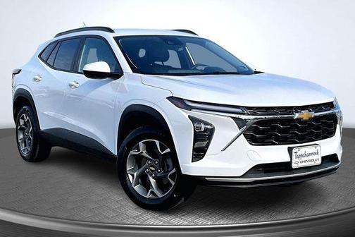 Summit White 2024 Chevrolet Trax LT