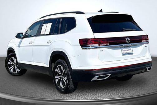 Pure White 2024 Volkswagen Atlas 2.0T SE