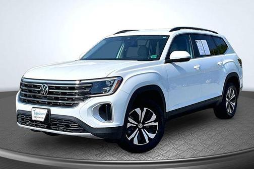Pure White 2024 Volkswagen Atlas 2.0T SE
