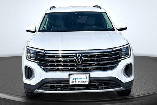 Pure White 2024 Volkswagen Atlas 2.0T SE