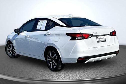 Aspen White Tricoat 2023 Nissan Versa 1.6 SV