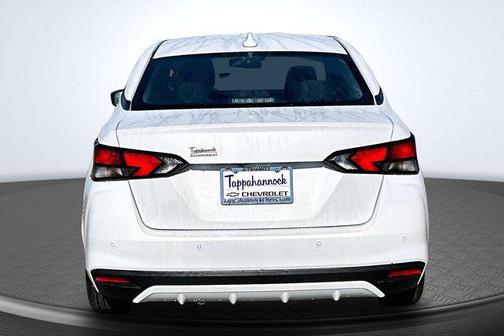 Aspen White Tricoat 2023 Nissan Versa 1.6 SV