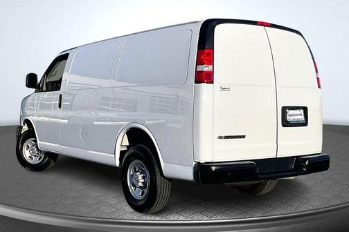 2022 Chevrolet Express 2500 RWD 2500 Regular Wheelbase WT