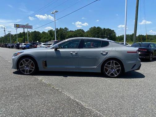 2022 Kia Stinger GT1