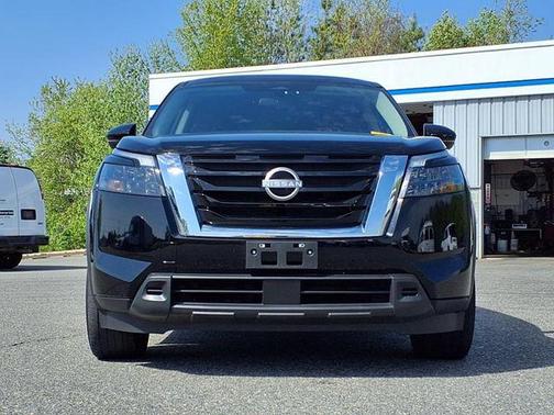 2024 Nissan Pathfinder SV 4WD