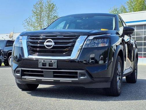 2024 Nissan Pathfinder SV 4WD