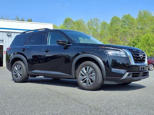 2024 Nissan Pathfinder SV 4WD