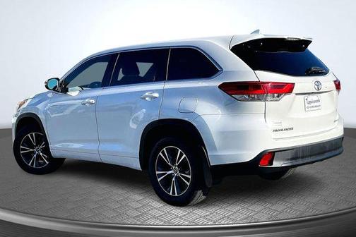 2018 Toyota Highlander LE