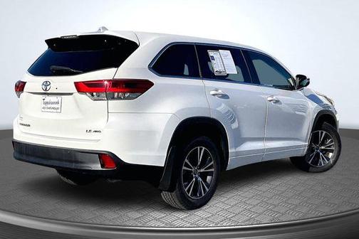 2018 Toyota Highlander LE