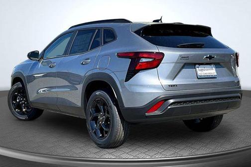 Sterling Gray Metallic 2026 Chevrolet Trax LT