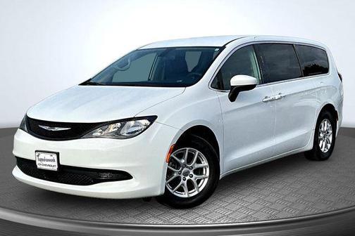 Bright White Clearcoat 2022 Chrysler Voyager LX