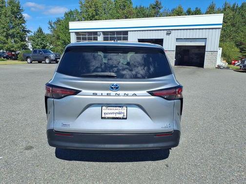 2021 Toyota Sienna LE
