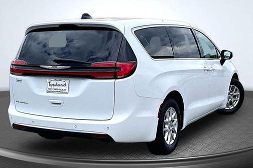 Bright White Clearcoat 2023 Chrysler Pacifica Touring L