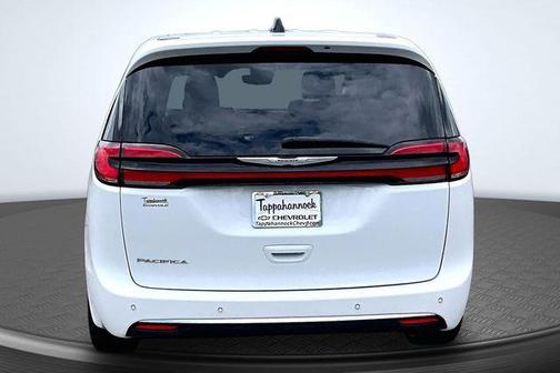 Bright White Clearcoat 2023 Chrysler Pacifica Touring L