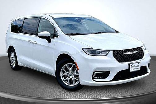 Bright White Clearcoat 2023 Chrysler Pacifica Touring L