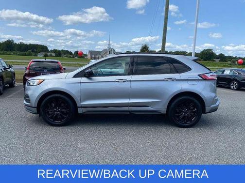 2022 Ford Edge SE