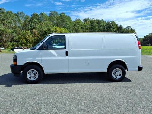 2022 Chevrolet Express 2500 RWD 2500 Regular Wheelbase WT