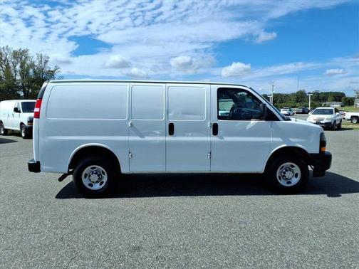 2022 Chevrolet Express 2500 RWD 2500 Regular Wheelbase WT