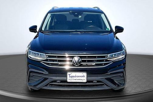 Deep Black Pearl 2024 Volkswagen Tiguan 2.0T Wolfsburg Edition
