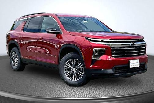 Radiant Red Tintcoat 2026 Chevrolet Traverse LT