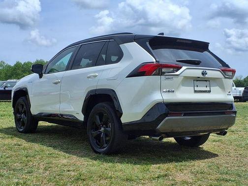 2021 Toyota RAV4 Hybrid SE