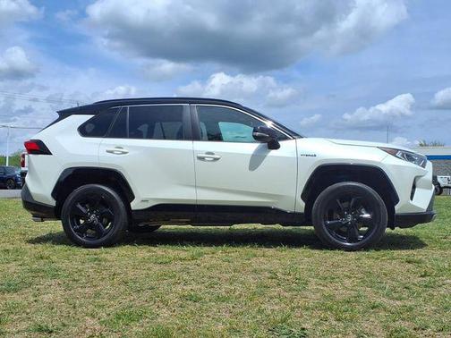 2021 Toyota RAV4 Hybrid SE