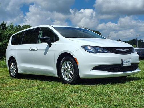 2024 Chrysler Voyager LX