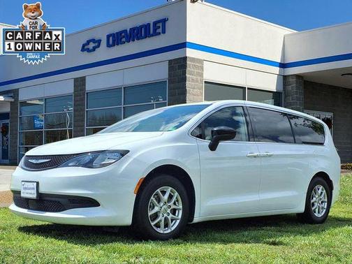 2024 Chrysler Voyager LX