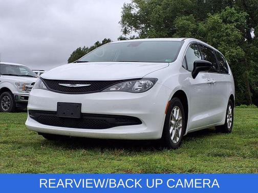 2024 Chrysler Voyager LX