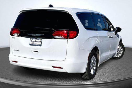 2024 Chrysler Voyager LX