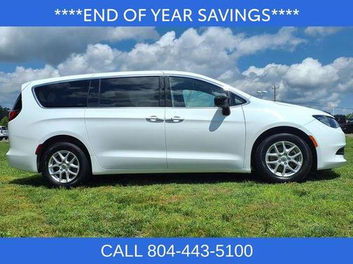 2024 Chrysler Voyager LX
