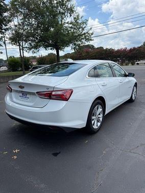 2022 Chevrolet Malibu FWD LT