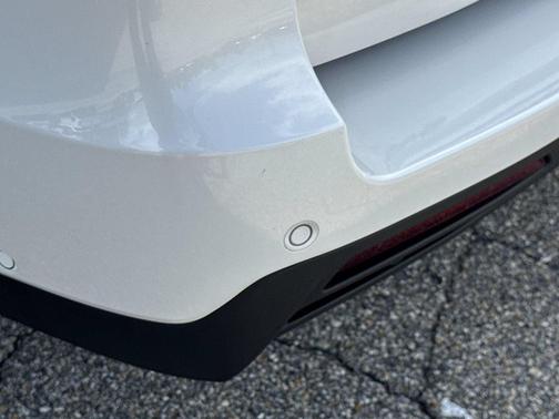 Star White Metallic Tri-Coat 2025 Ford Expedition Active