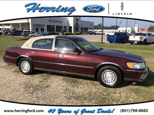 2000 Lincoln Town Car Executive