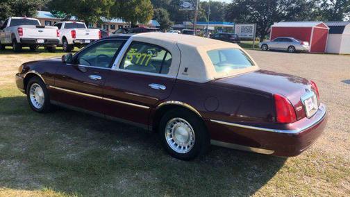 2000 Lincoln Town Car Executive