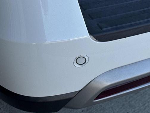 Star White Metallic Tri-Coat 2023 Ford Expedition Limited