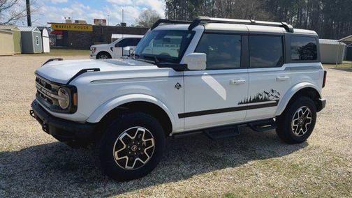 2024 Ford Bronco Outer Banks