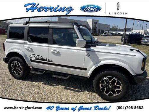 2024 Ford Bronco Outer Banks
