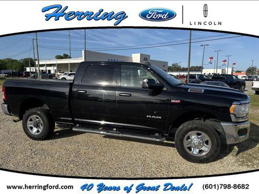 Diamond Black Crystal Pearlcoat 2019 RAM 2500 Big Horn Crew Cab 4x4 6'4' Box