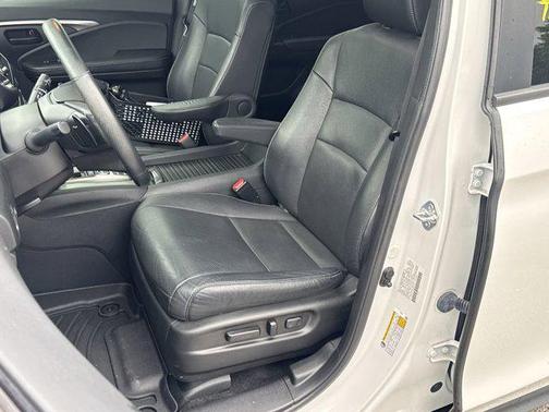 White 2022 Honda Passport 2WD EX-L