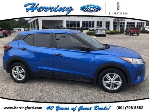 2022 Nissan Kicks S