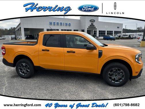 ORANGE FURY METALLIC TRI-COAT 2026 Ford Maverick XLT Truck